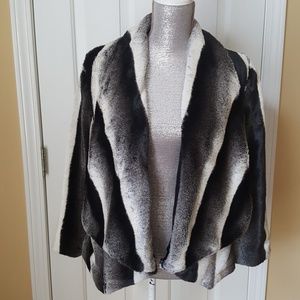 🔮NWOT Alberto Makali Faux Fur Shrug